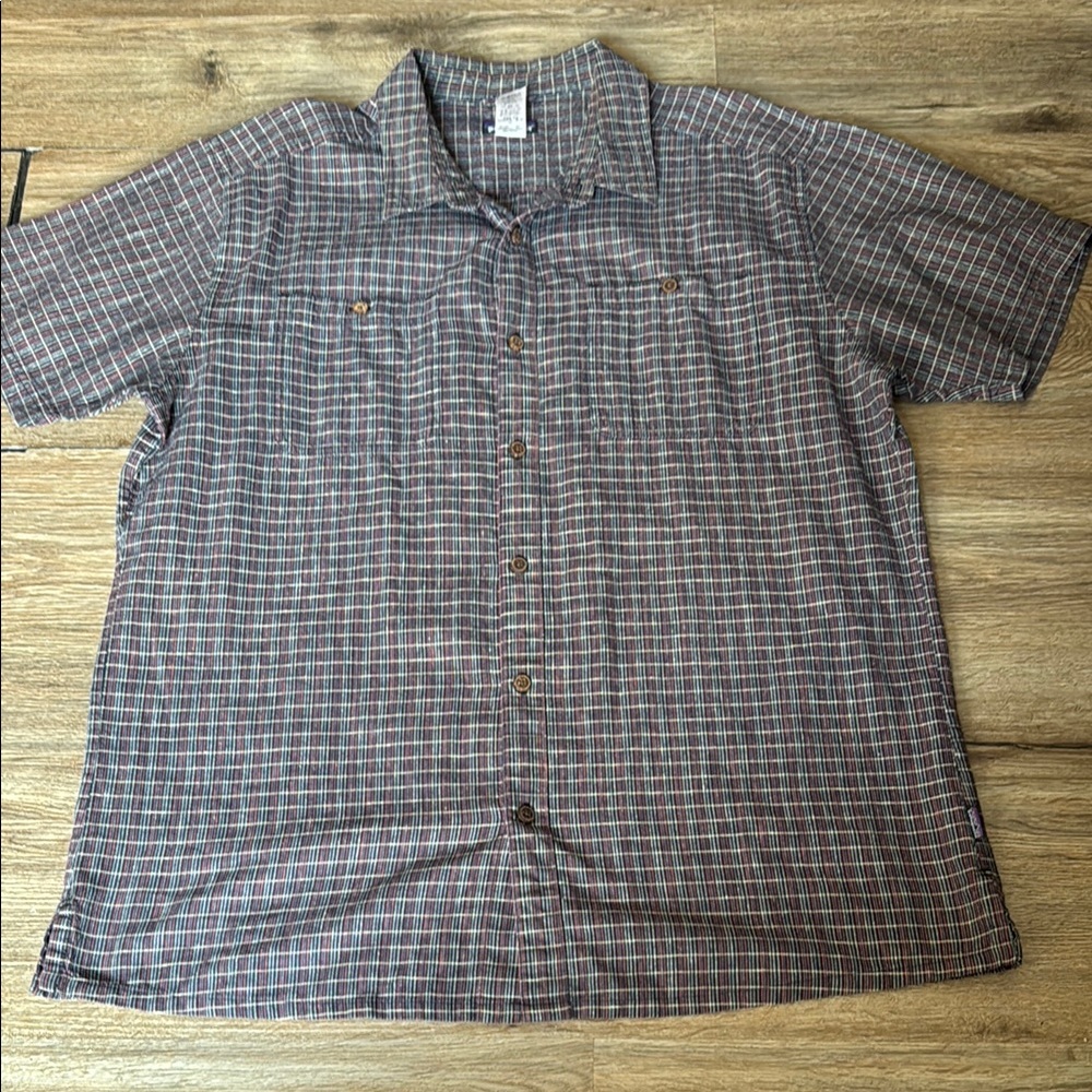 Patagonia Men's Short Sleeve Button Up Shirt Size XL